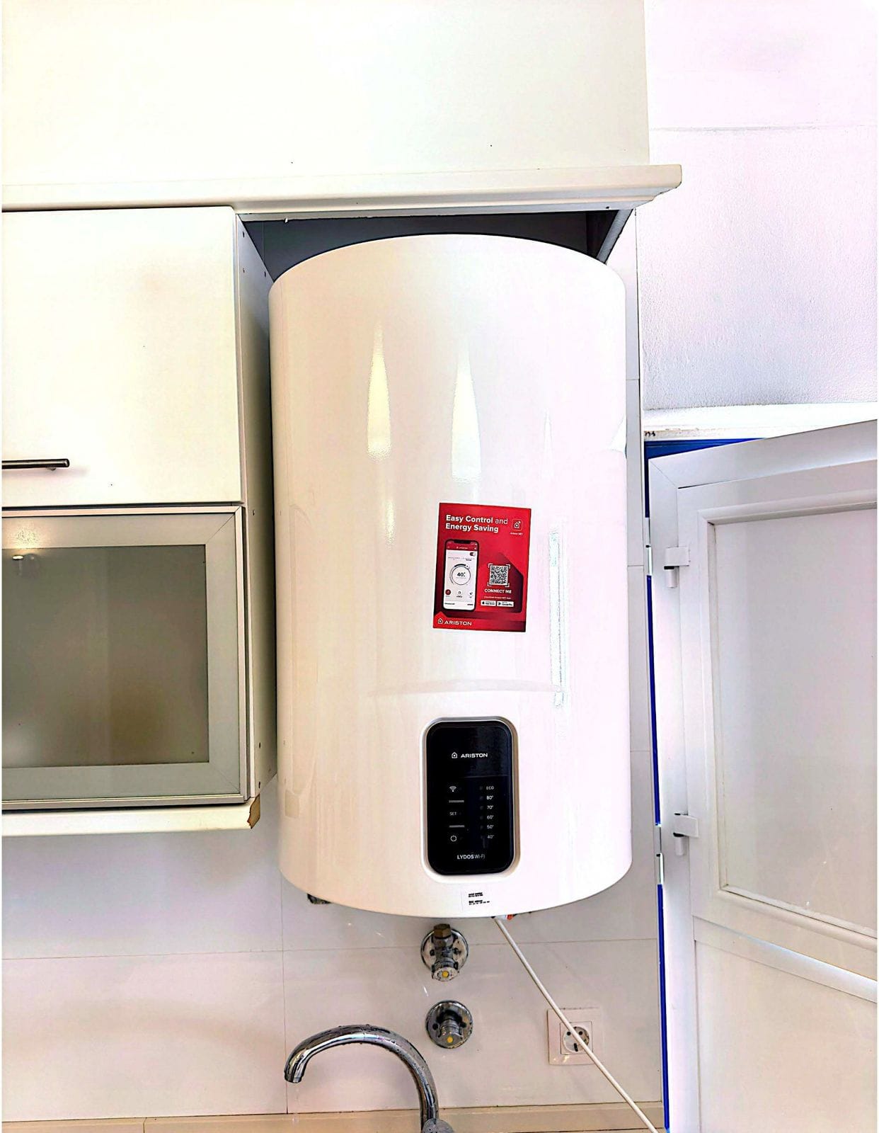 Termoacumulador Ariston instalado em cozinha